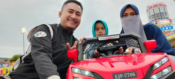 Ziyad imana, istri, dan Putri.