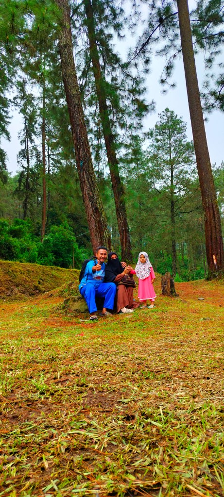 Ziyad imana, istri, dan Putri.